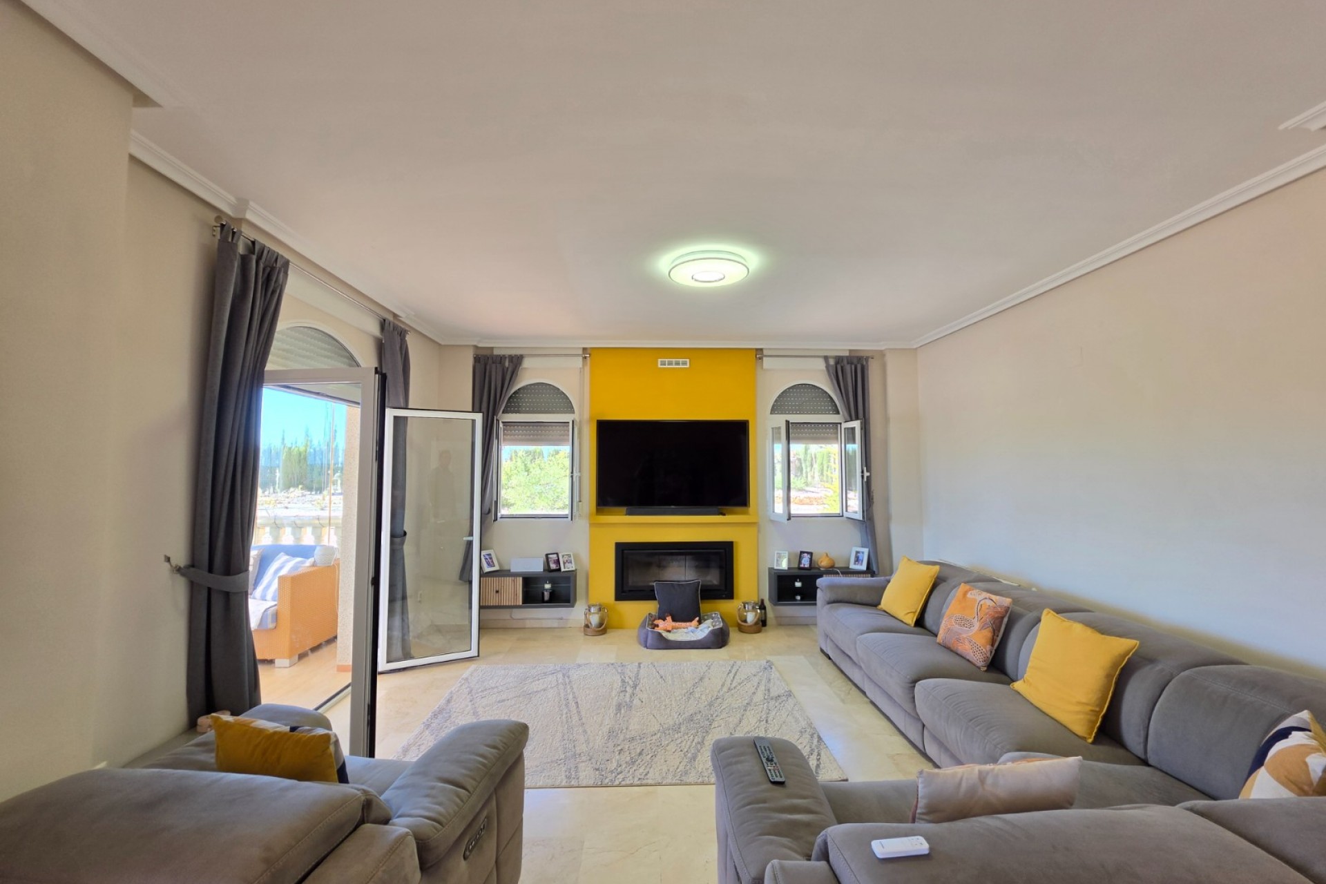 Resale - Villa -
Pinoso - Inland