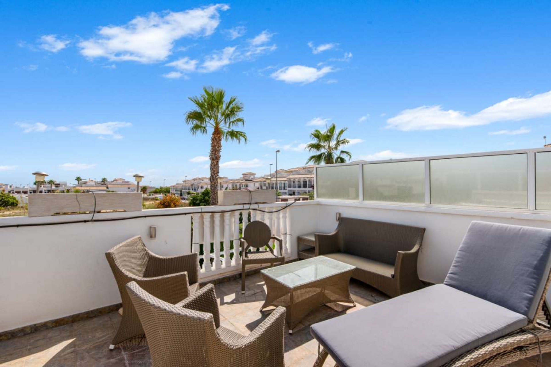 Resale - Villa -
Punta Prima - Costa Blanca