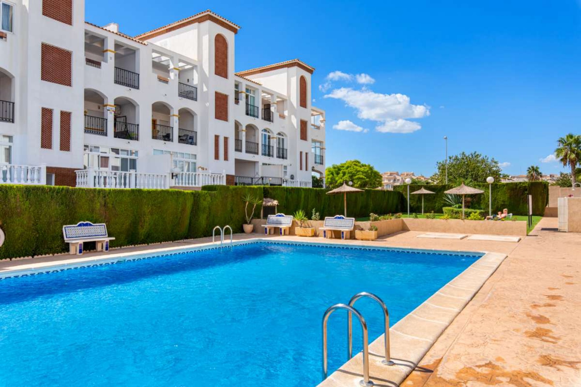 Resale - Villa -
Punta Prima - Costa Blanca