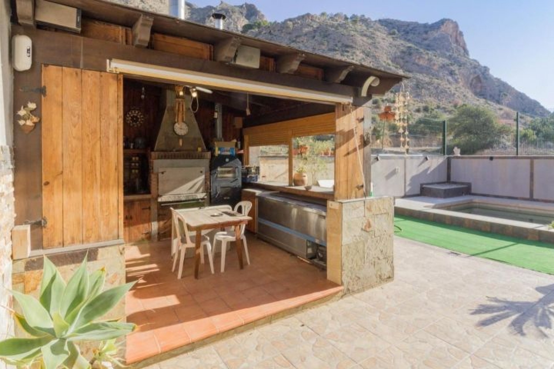 Resale - Villa -
Redován - Inland