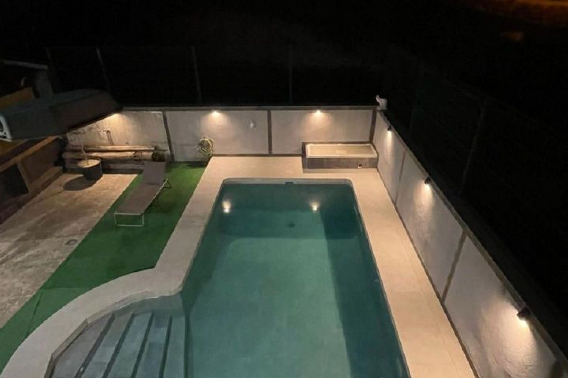 Resale - Villa -
Redován - Inland