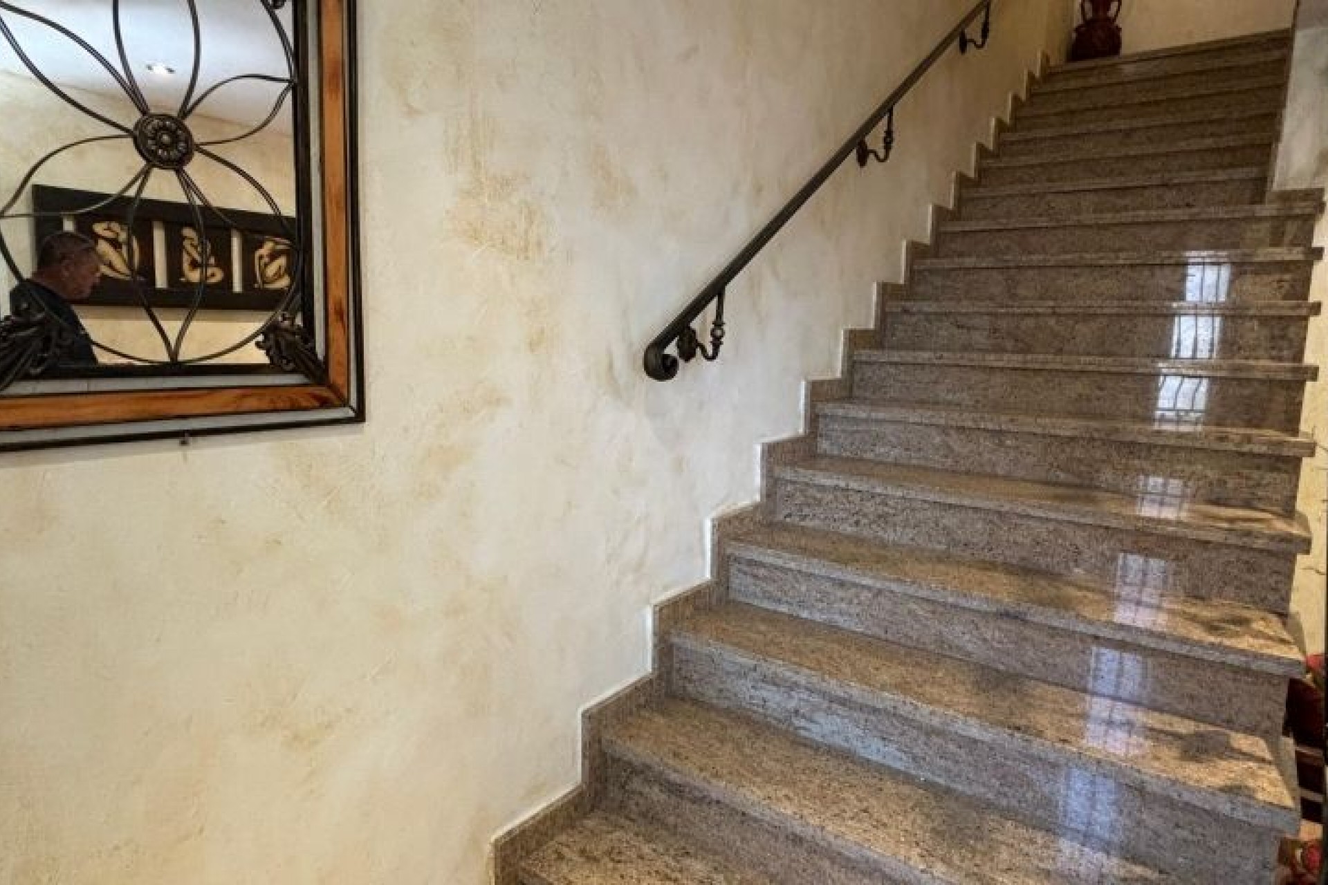 Resale - Villa -
Redován - Inland