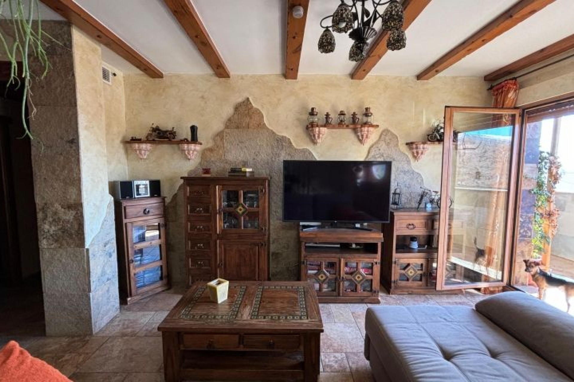 Resale - Villa -
Redován - Inland