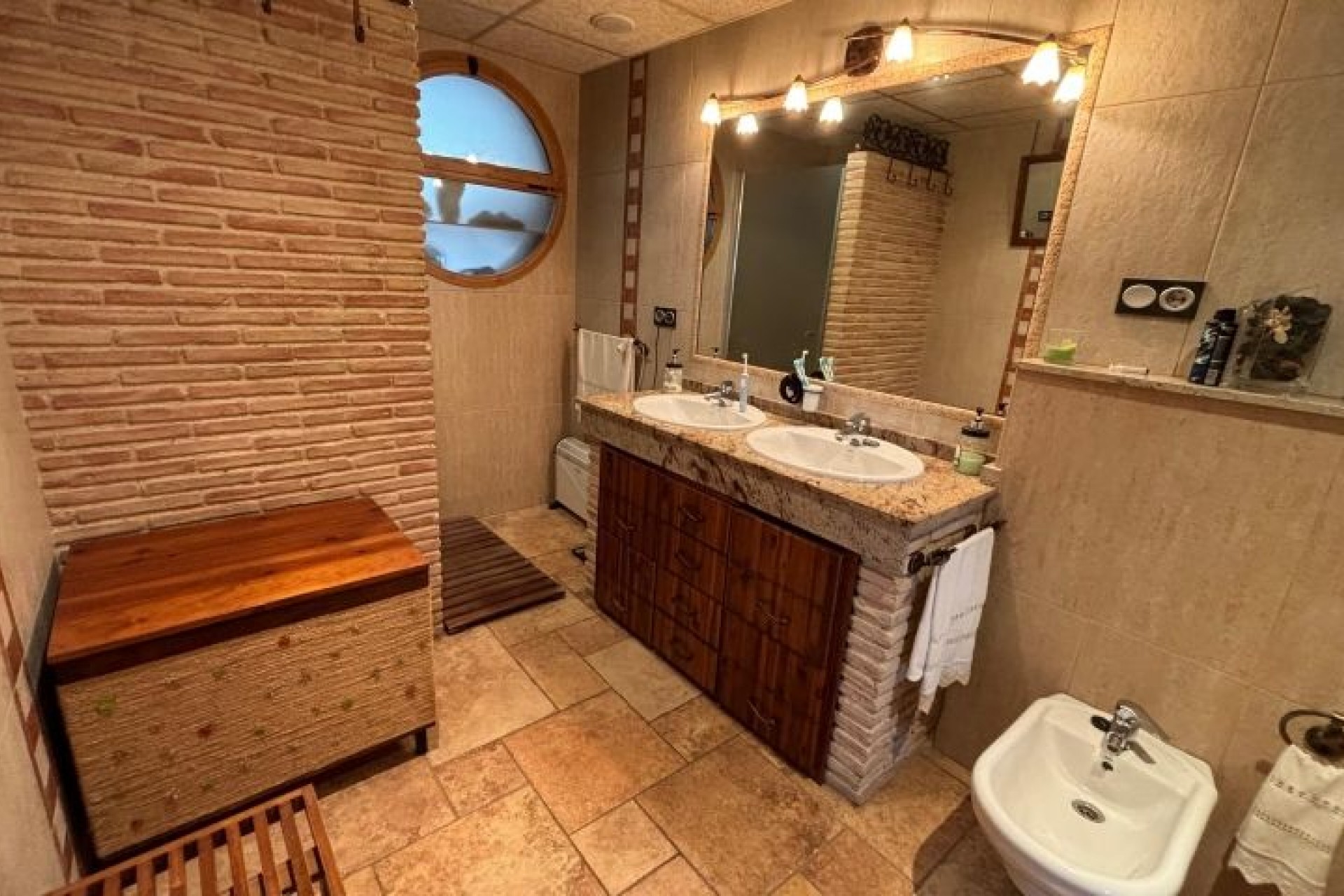 Resale - Villa -
Redován - Inland