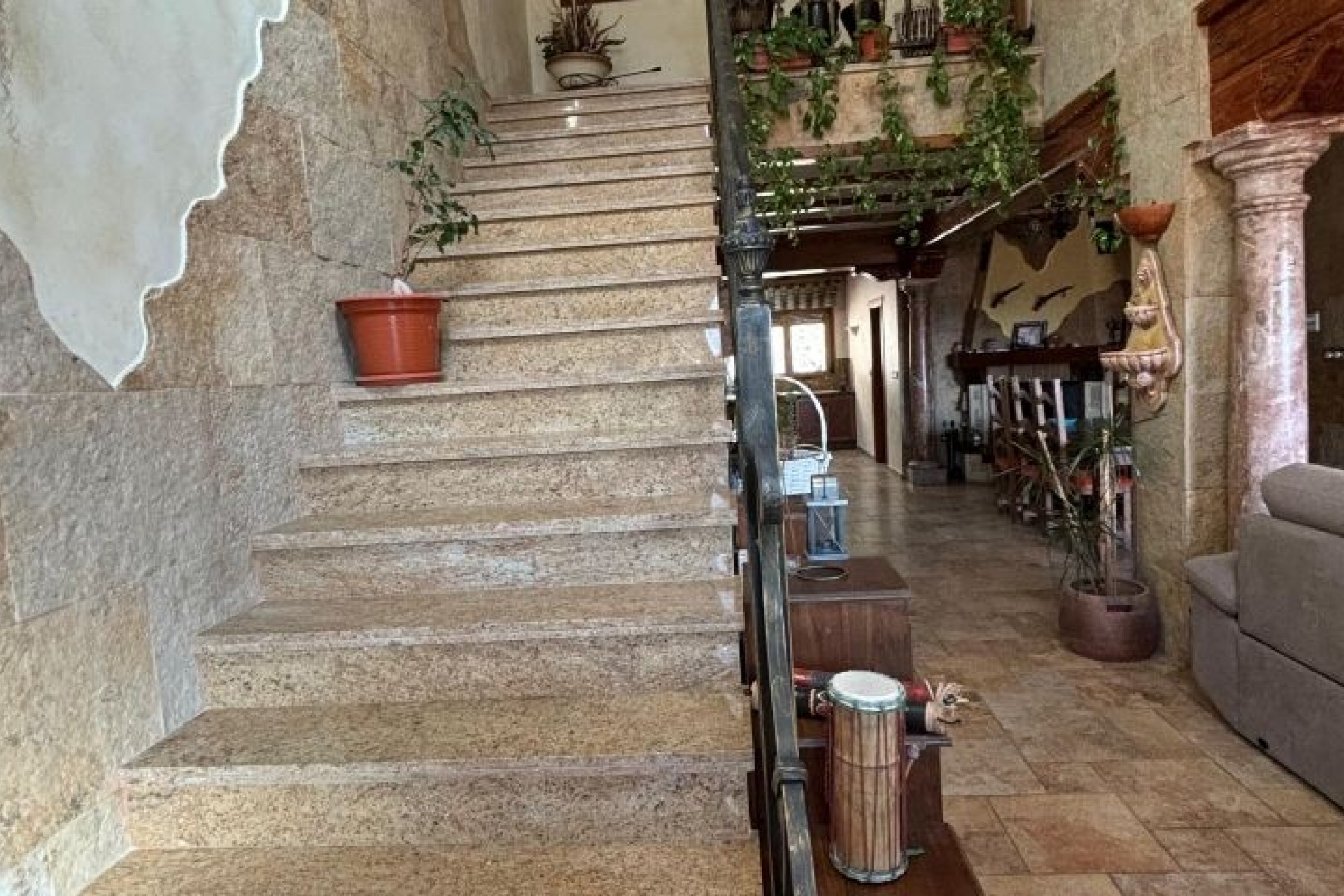 Resale - Villa -
Redován - Inland