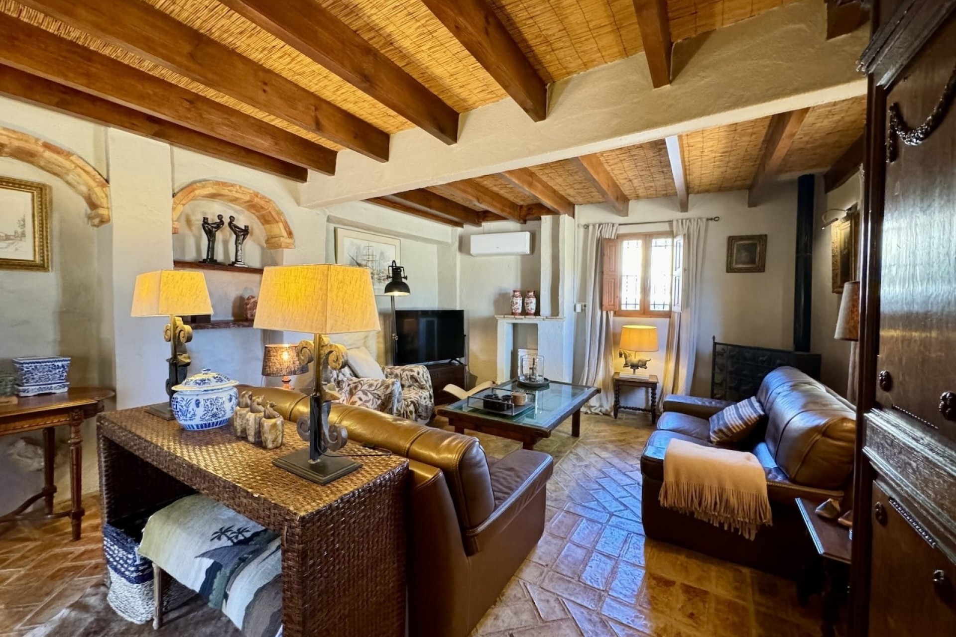 Resale - Villa -
Relleu - Inland