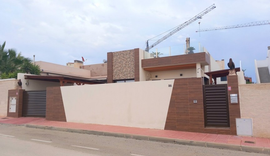 Resale - Villa -
Rojales - Benimar