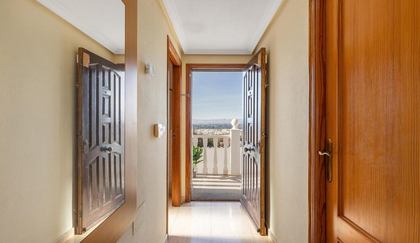 Resale - Villa -
Rojales - Campo De Golf La Marquesa