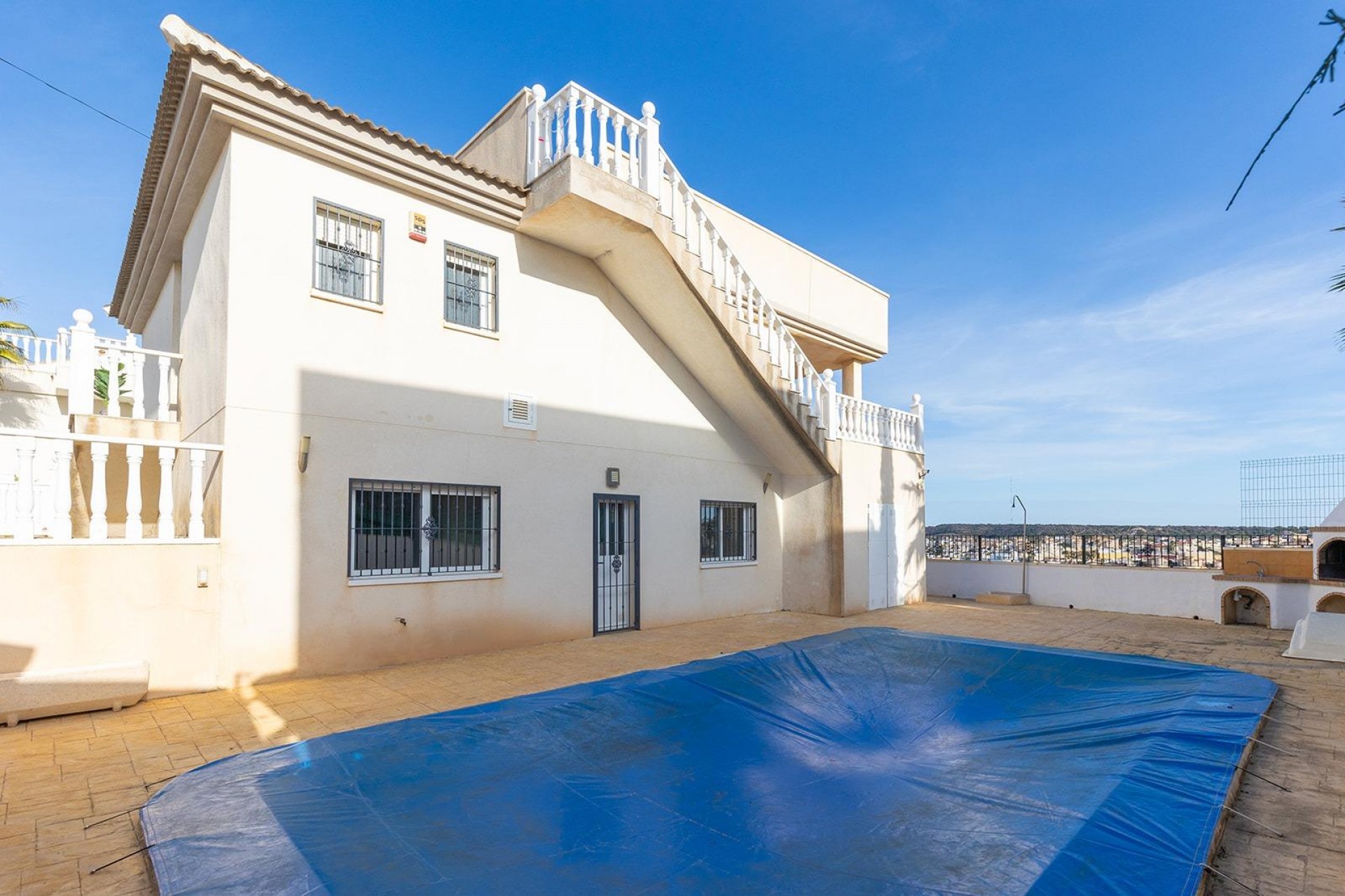Resale - Villa -
Rojales - Campo De Golf La Marquesa