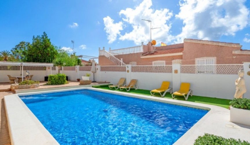 Resale - Villa -
Rojales - Ciudad Quesada