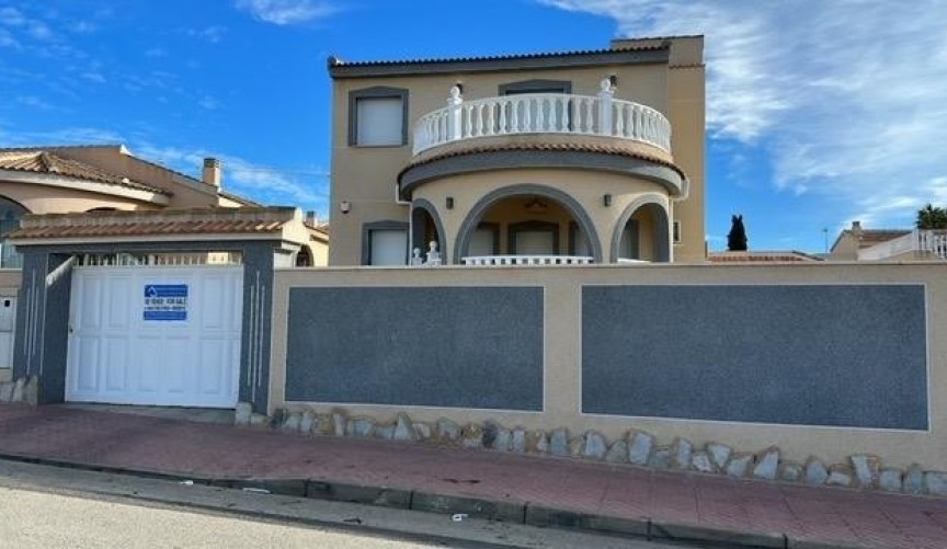 Resale - Villa -
Rojales - Inland