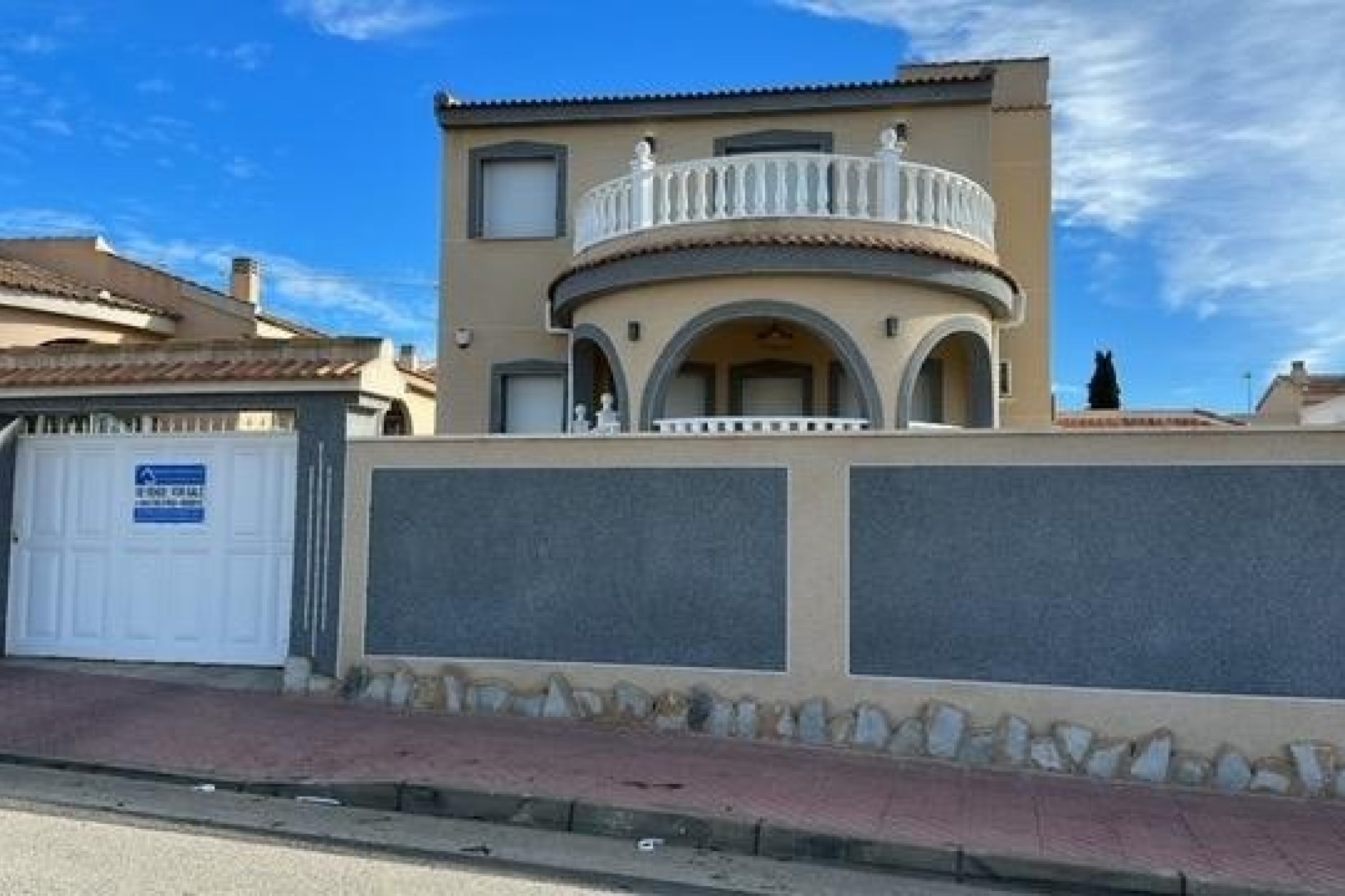 Resale - Villa -
Rojales - Inland