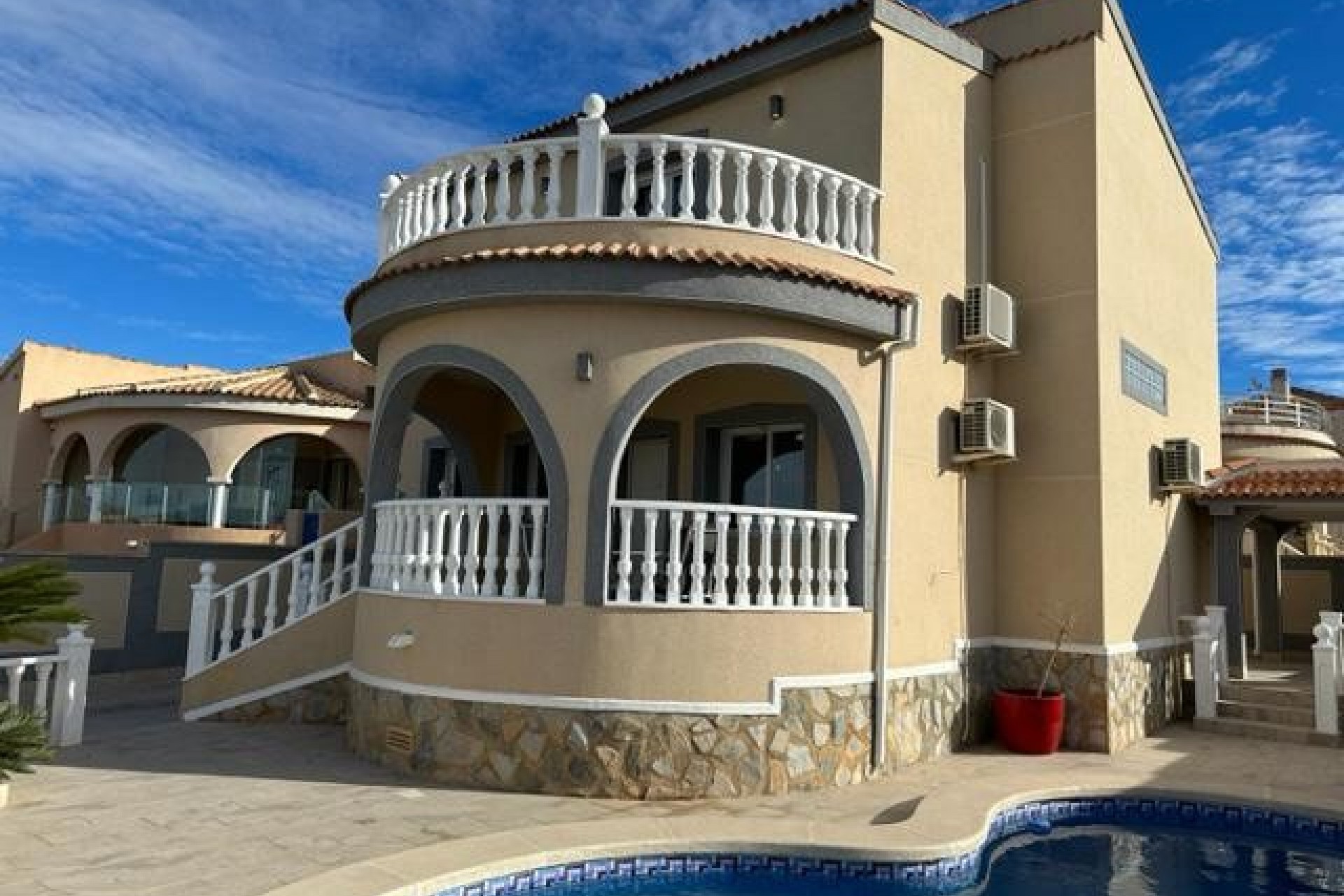 Resale - Villa -
Rojales - Inland