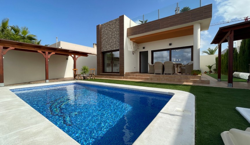 Resale - Villa -
Rojales - Inland