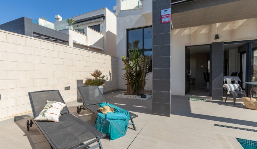 Resale - Villa -
Rojales - Inland
