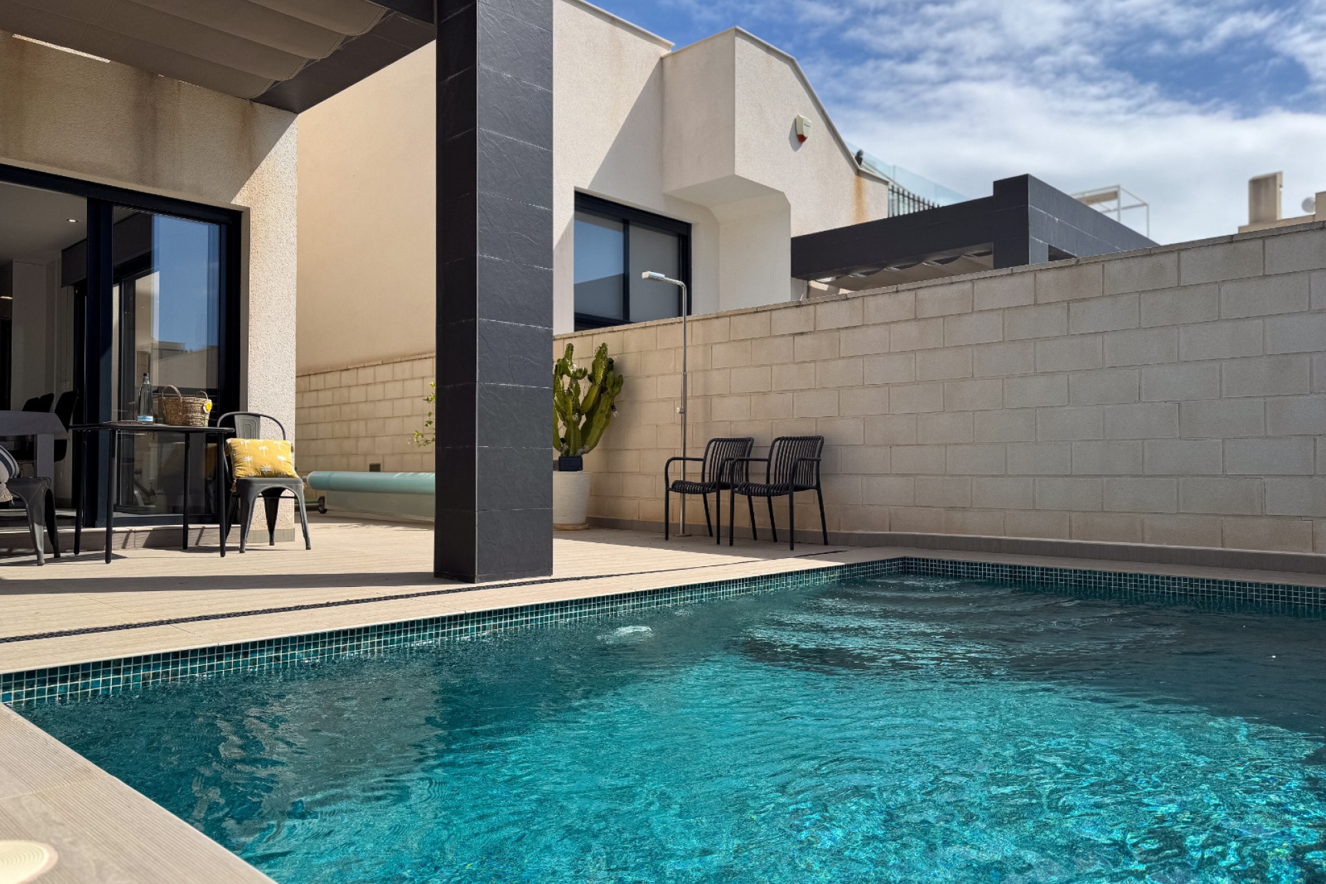Resale - Villa -
Rojales - Inland