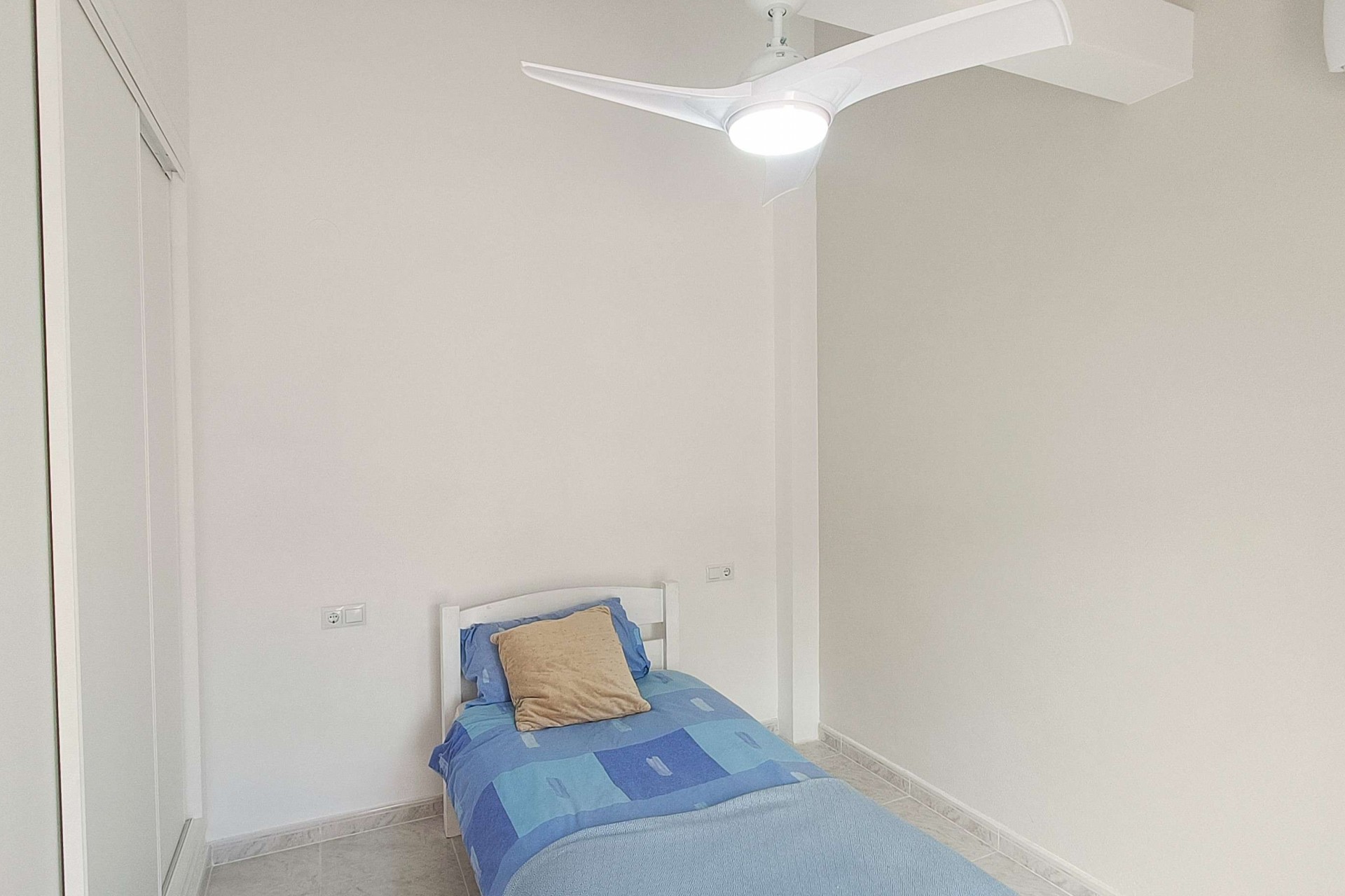 Resale - Villa -
Rojales - Inland