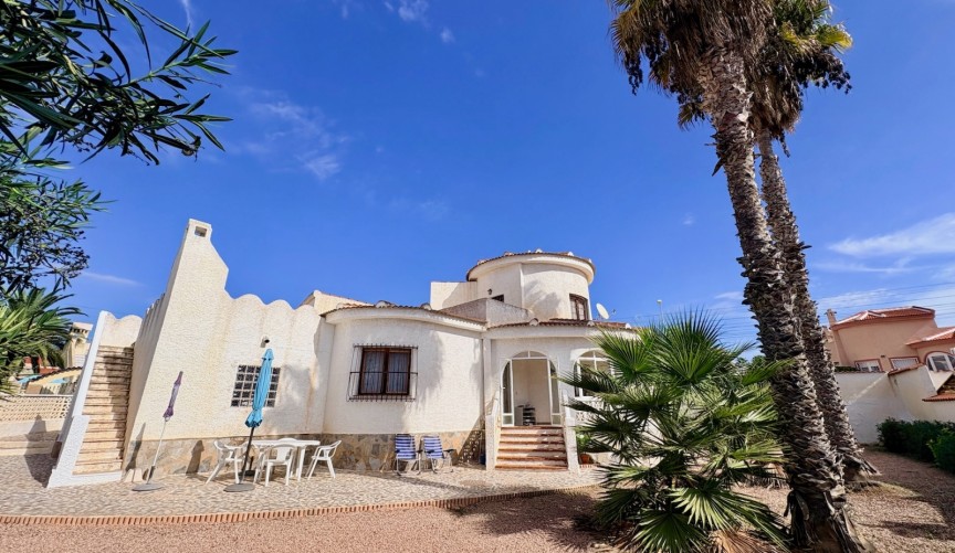 Resale - Villa -
Rojales - Inland
