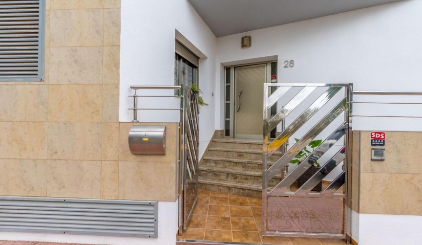 Resale - Villa -
Rojales