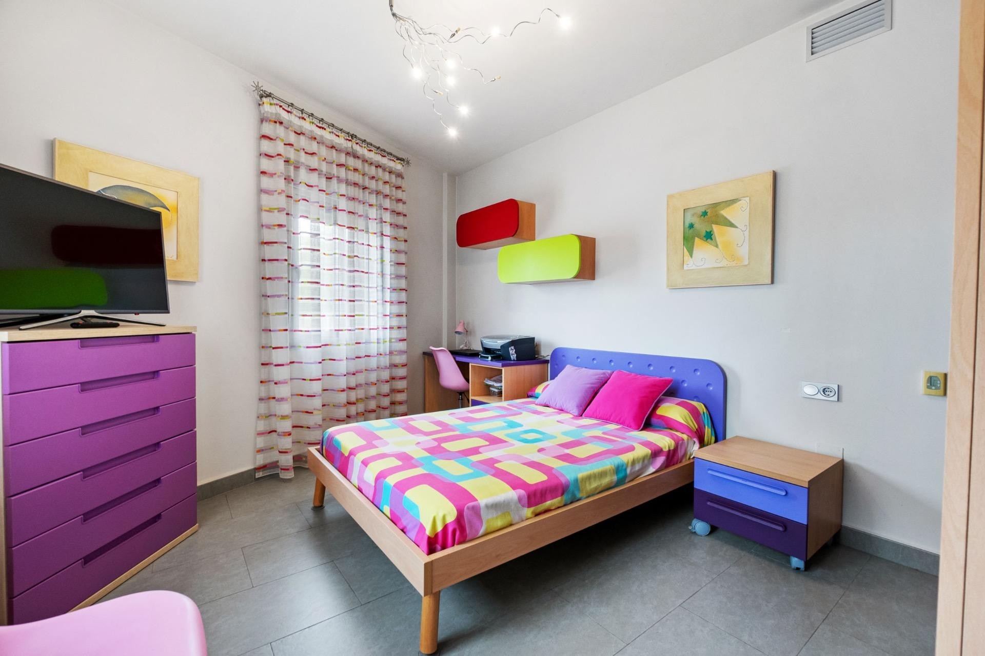 Resale - Villa -
Rojales