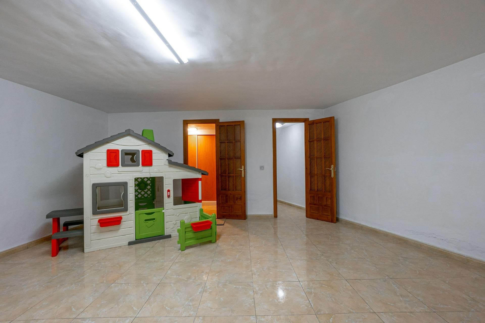 Resale - Villa -
Rojales