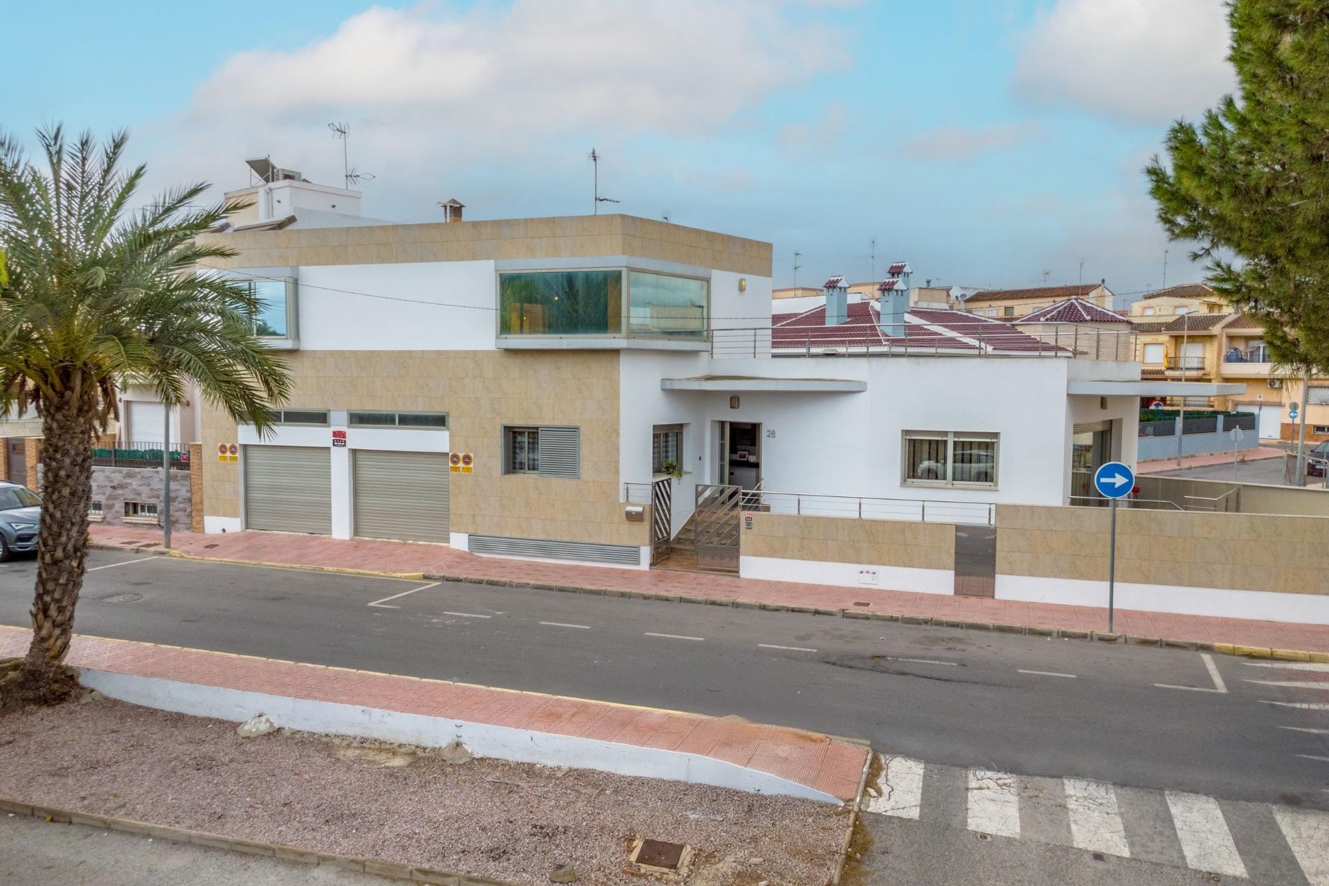 Resale - Villa -
Rojales