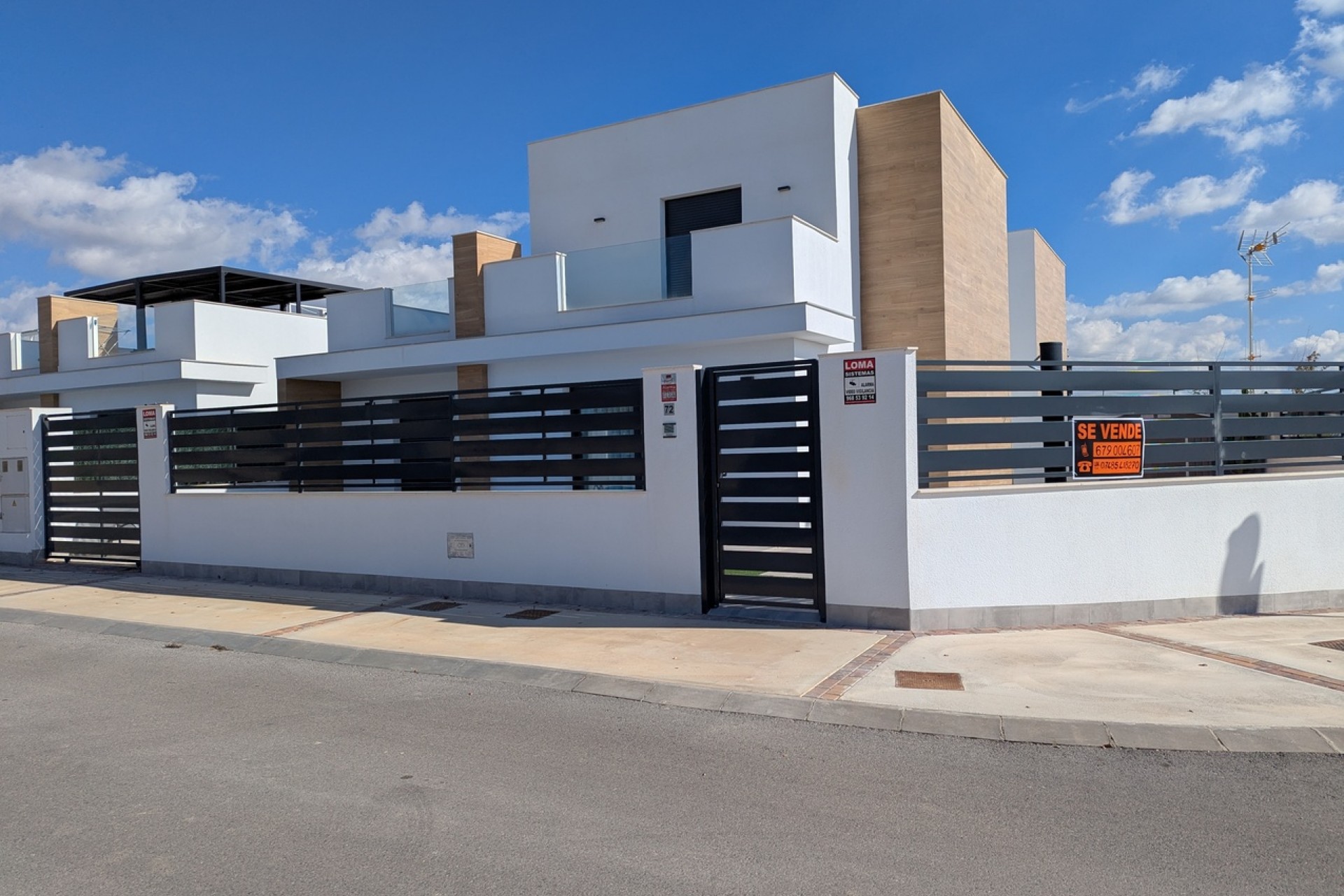 Resale - Villa -
Roldan - Inland