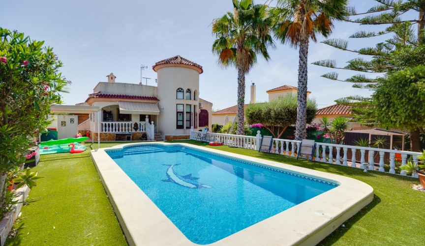 Resale - Villa -
San Fulgencio - Costa Blanca