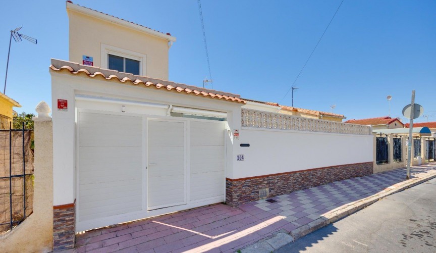 Resale - Villa -
San Fulgencio - La Marina