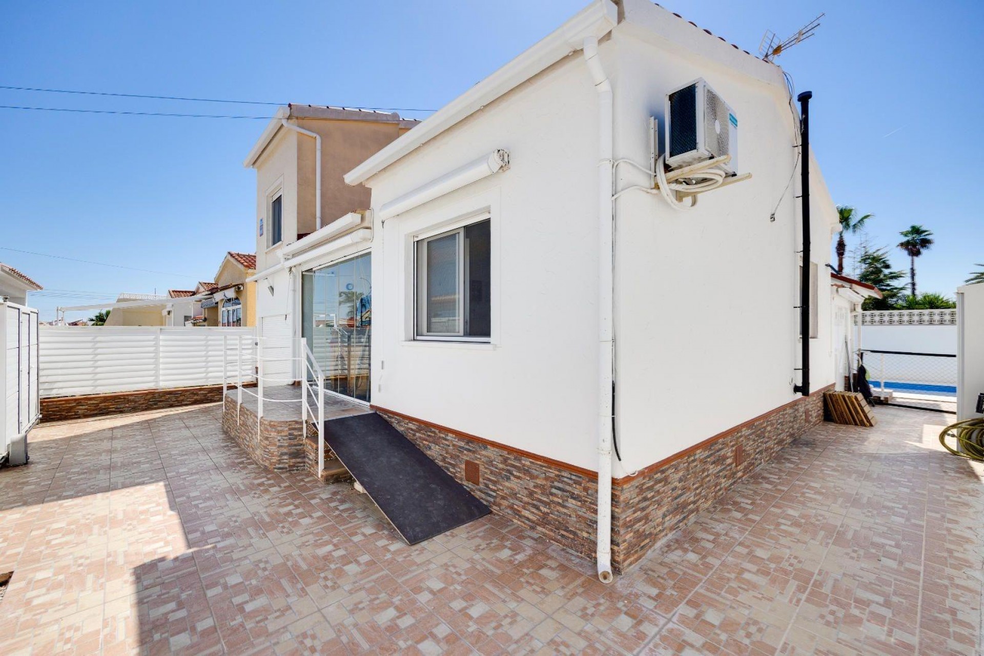 Resale - Villa -
San Fulgencio - La Marina