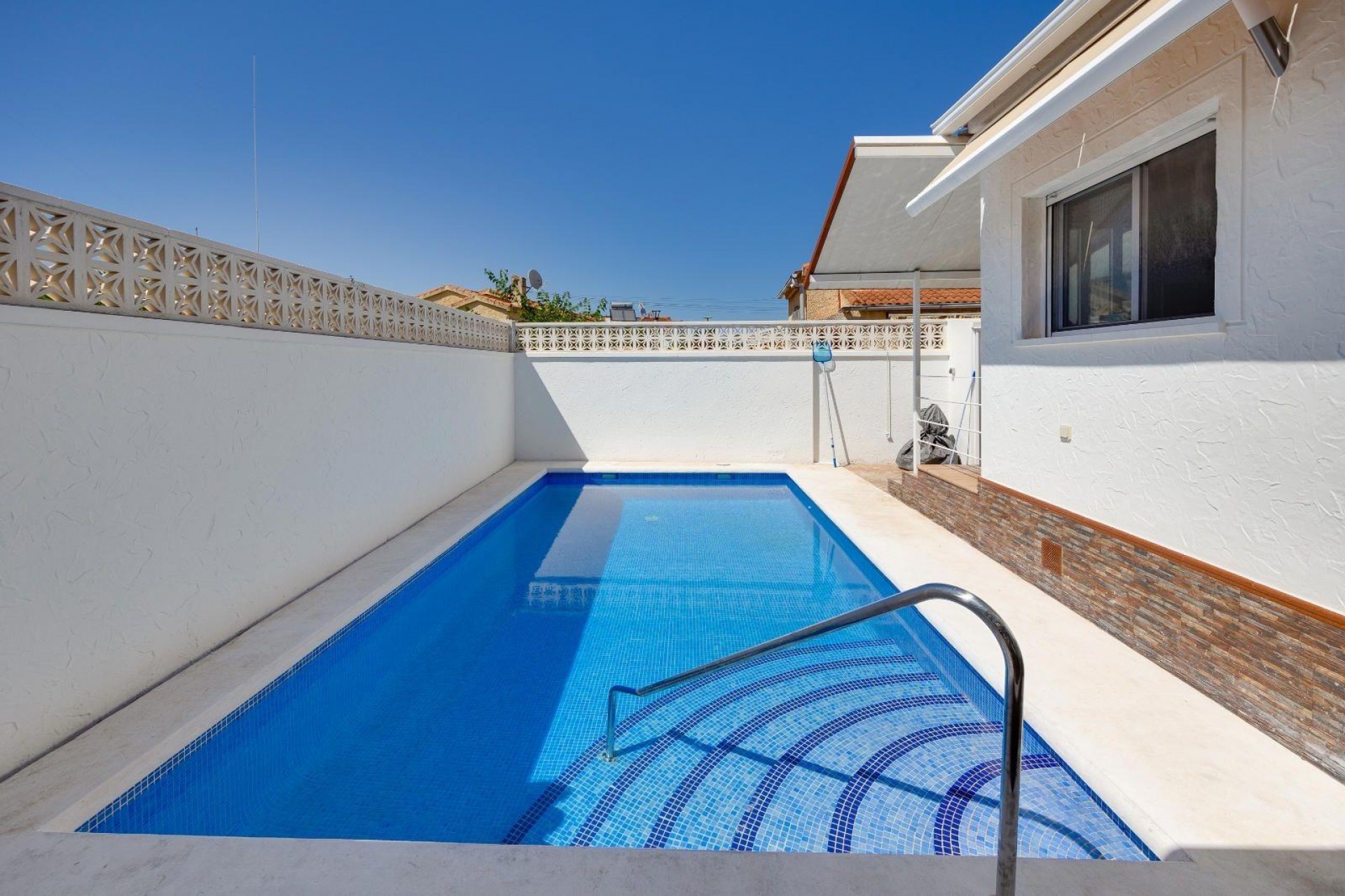 Resale - Villa -
San Fulgencio - La Marina