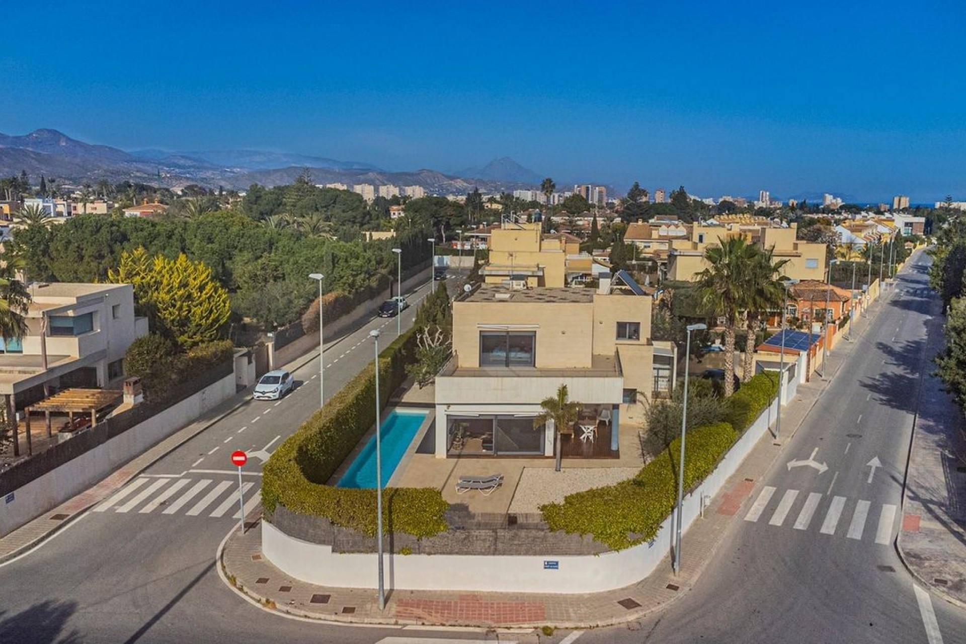 Resale - Villa -
San Juan de Alicante - Costa Blanca