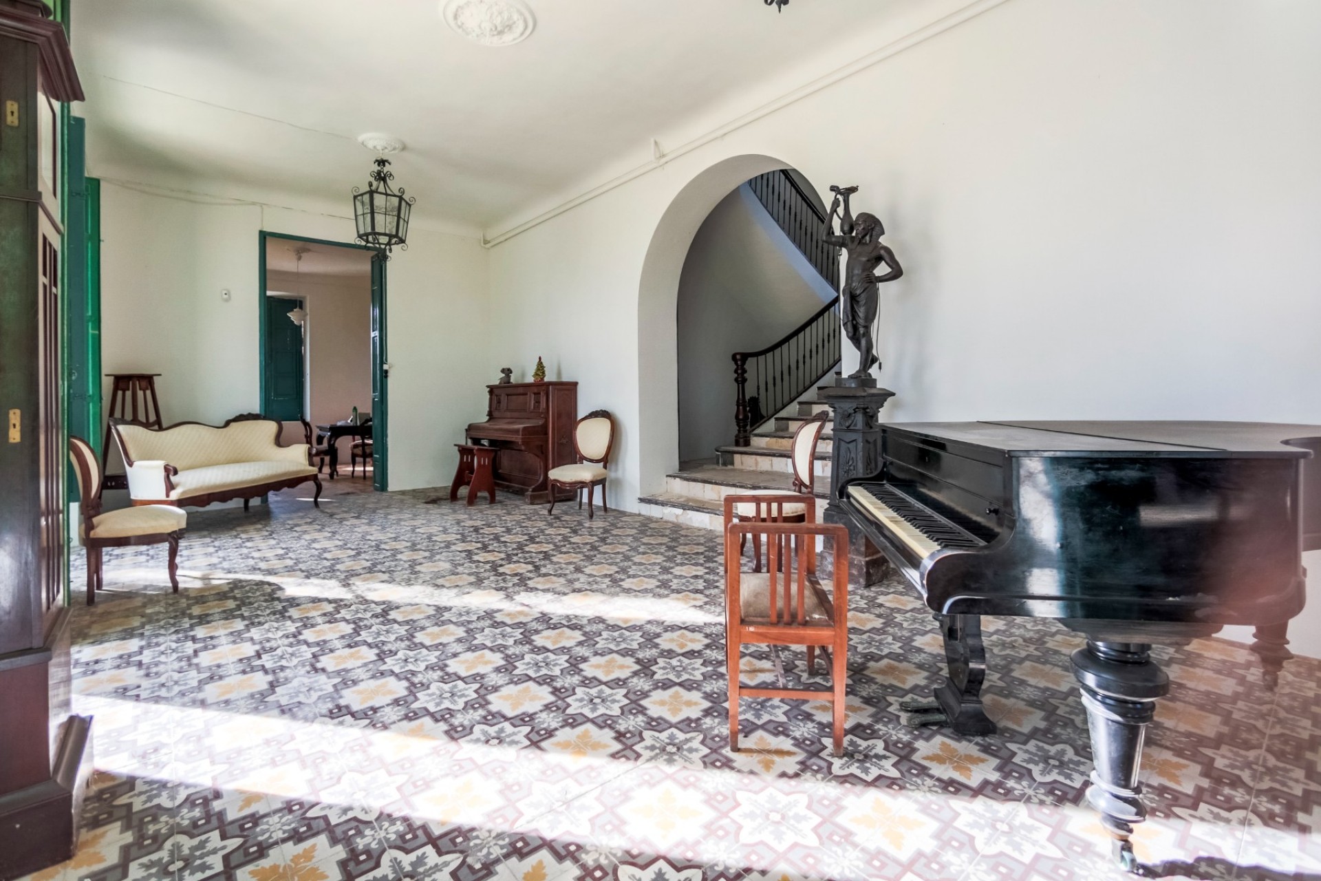 Resale - Villa -
San Juan de Alicante - Costa Blanca