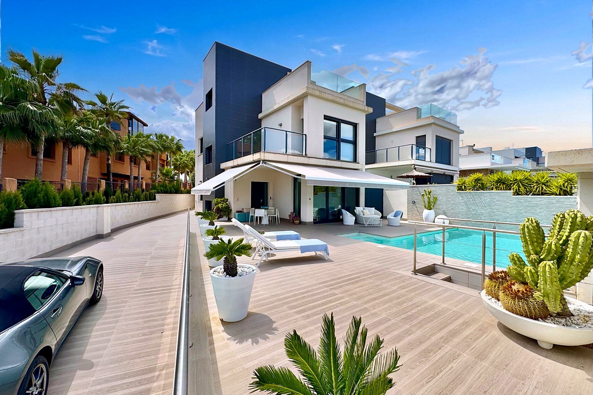 Resale - Villa -
San Miguel de Salinas - Bellavista