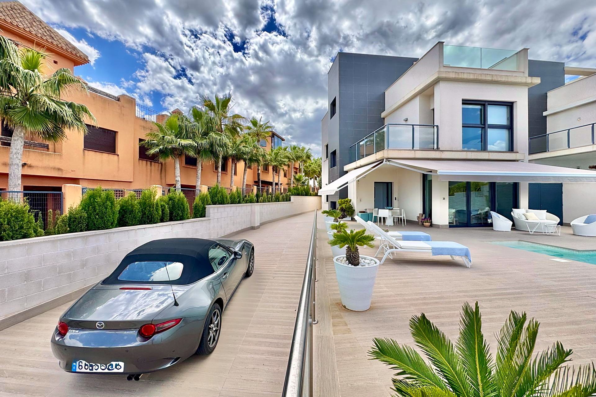 Resale - Villa -
San Miguel de Salinas - Bellavista