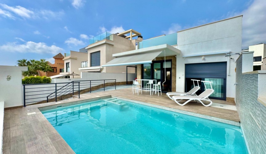 Resale - Villa -
San Miguel de Salinas - Bellavista
