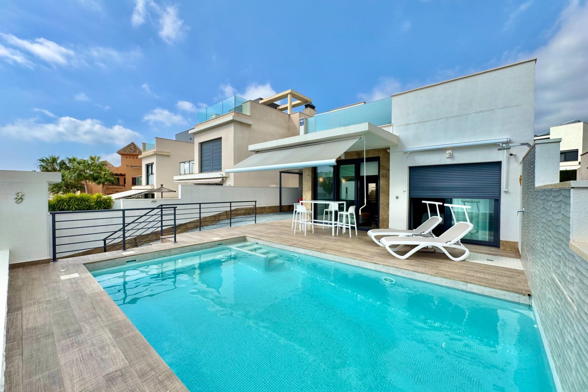Resale - Villa -
San Miguel de Salinas - Bellavista