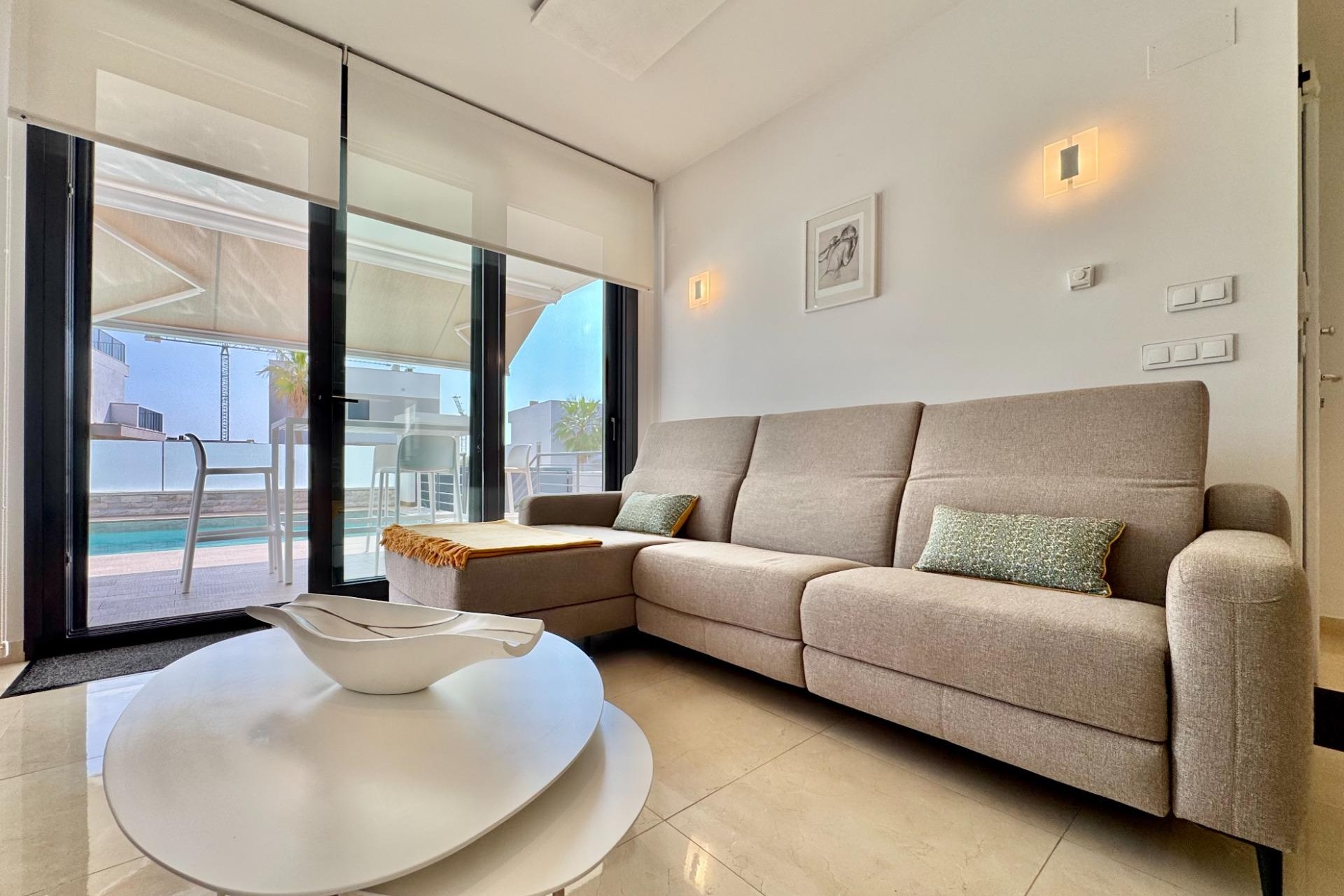 Resale - Villa -
San Miguel de Salinas - Bellavista