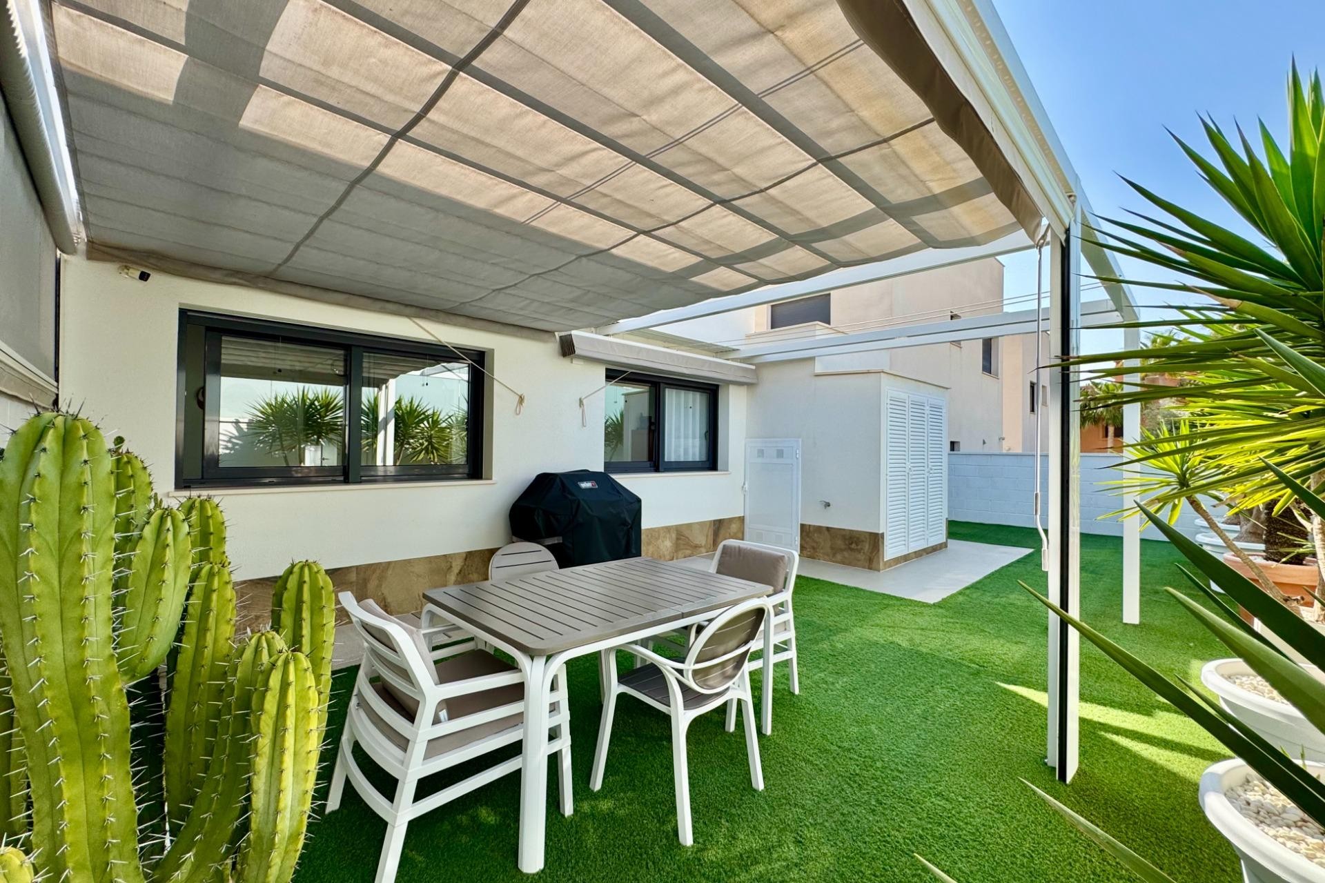 Resale - Villa -
San Miguel de Salinas - Bellavista