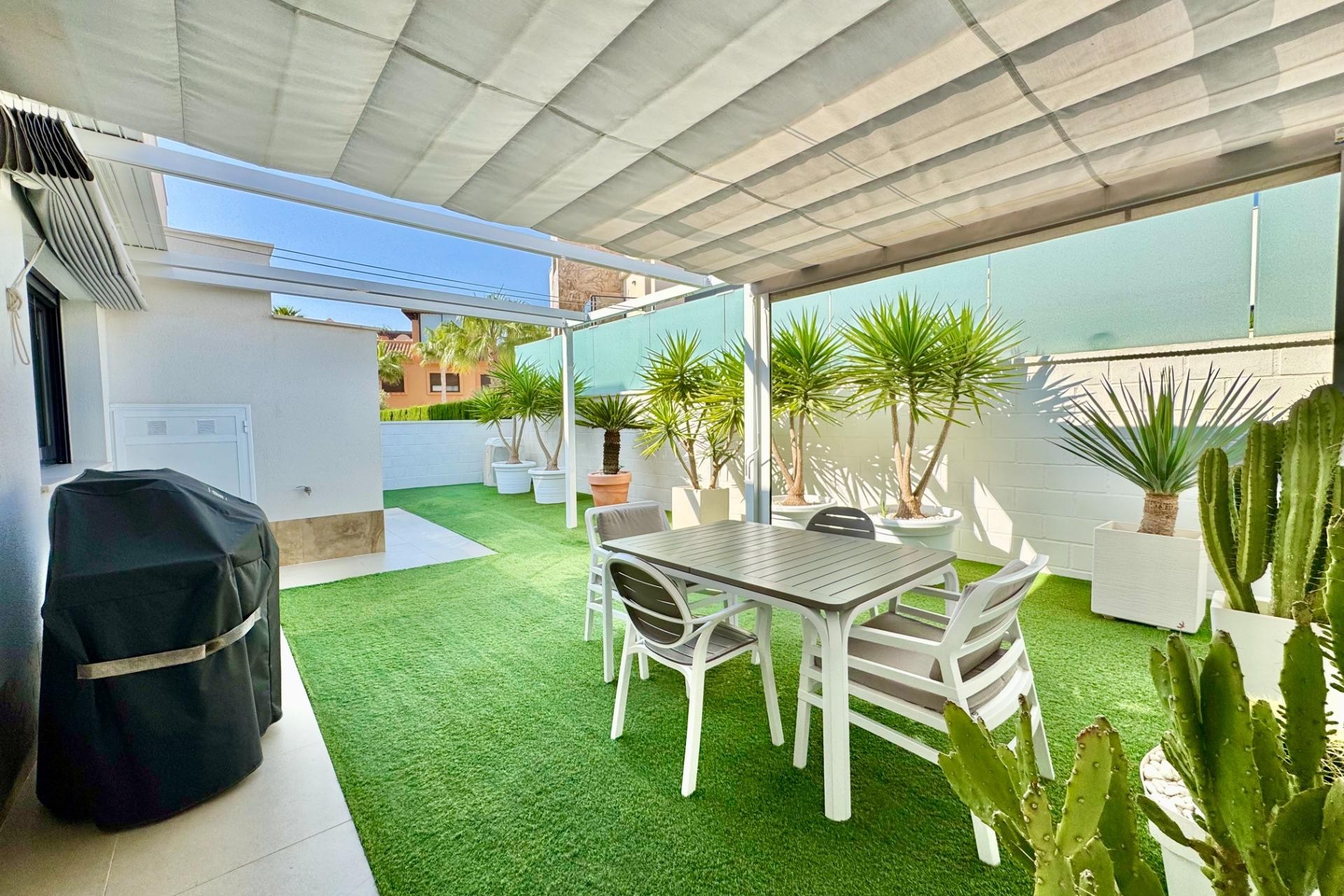 Resale - Villa -
San Miguel de Salinas - Bellavista