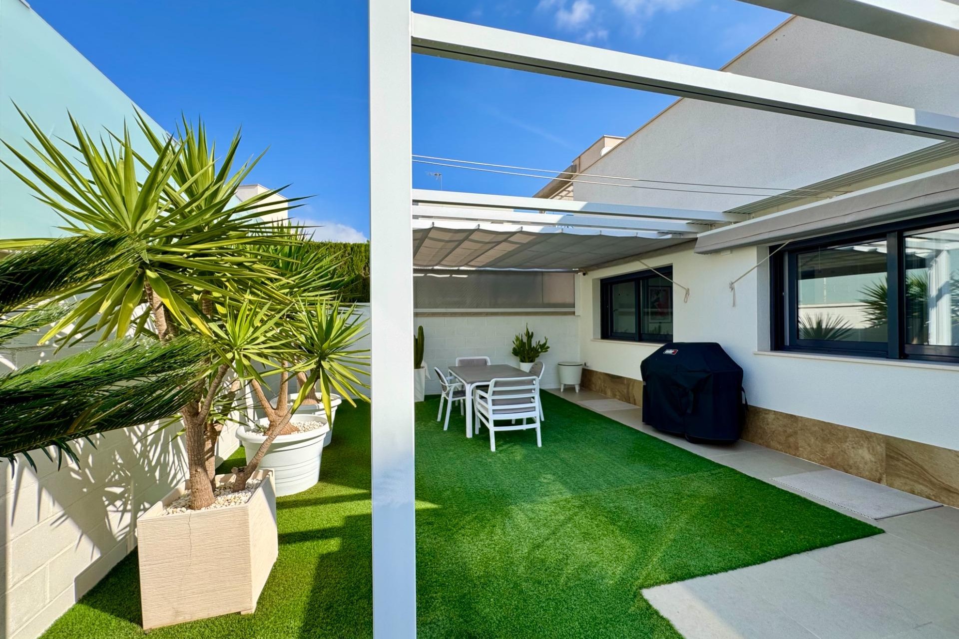 Resale - Villa -
San Miguel de Salinas - Bellavista