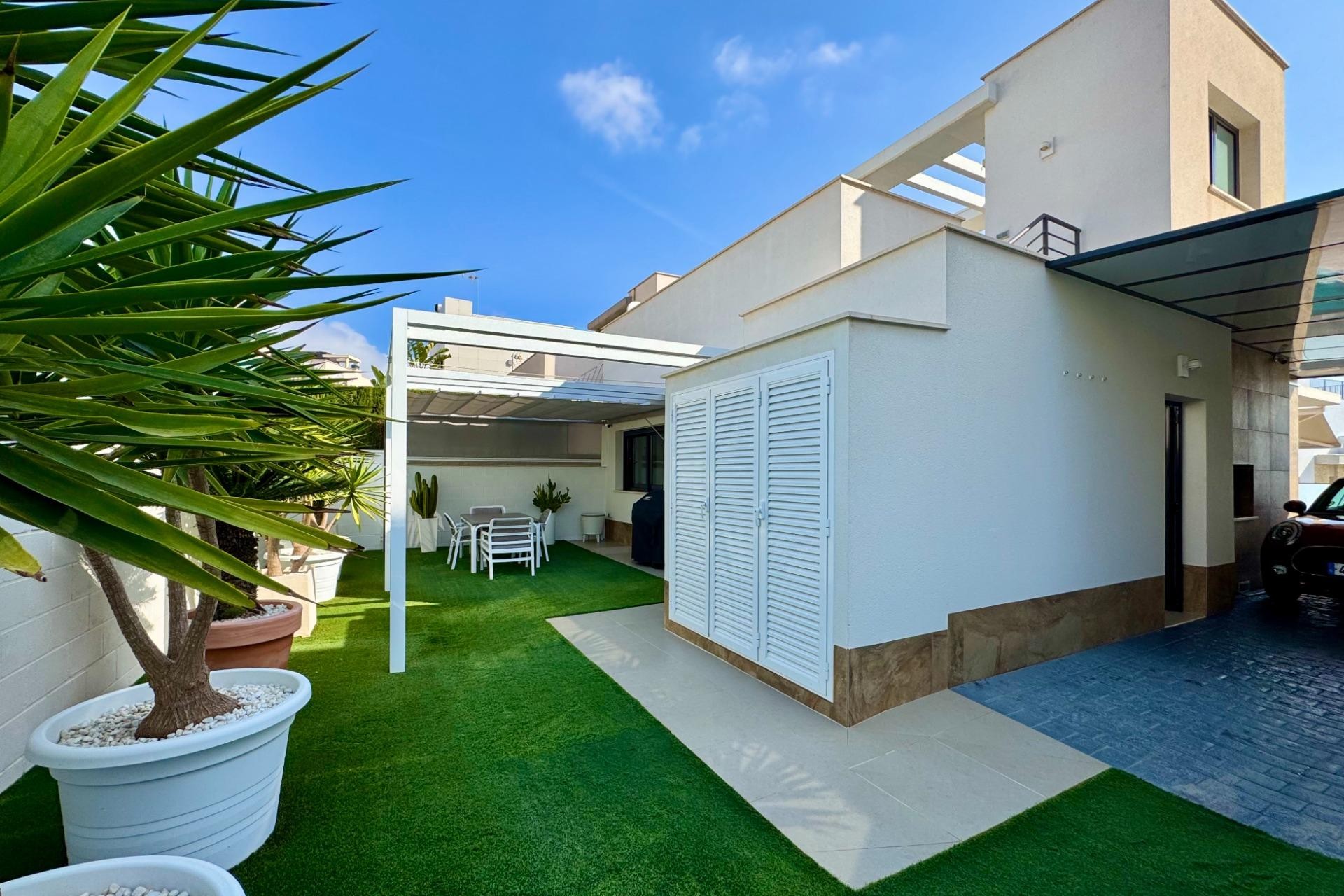 Resale - Villa -
San Miguel de Salinas - Bellavista