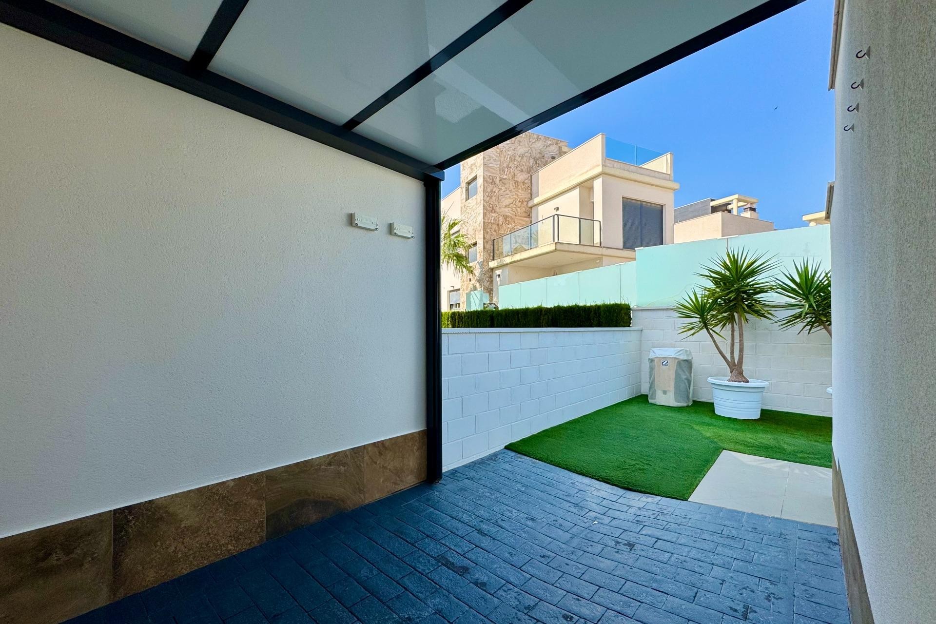 Resale - Villa -
San Miguel de Salinas - Bellavista