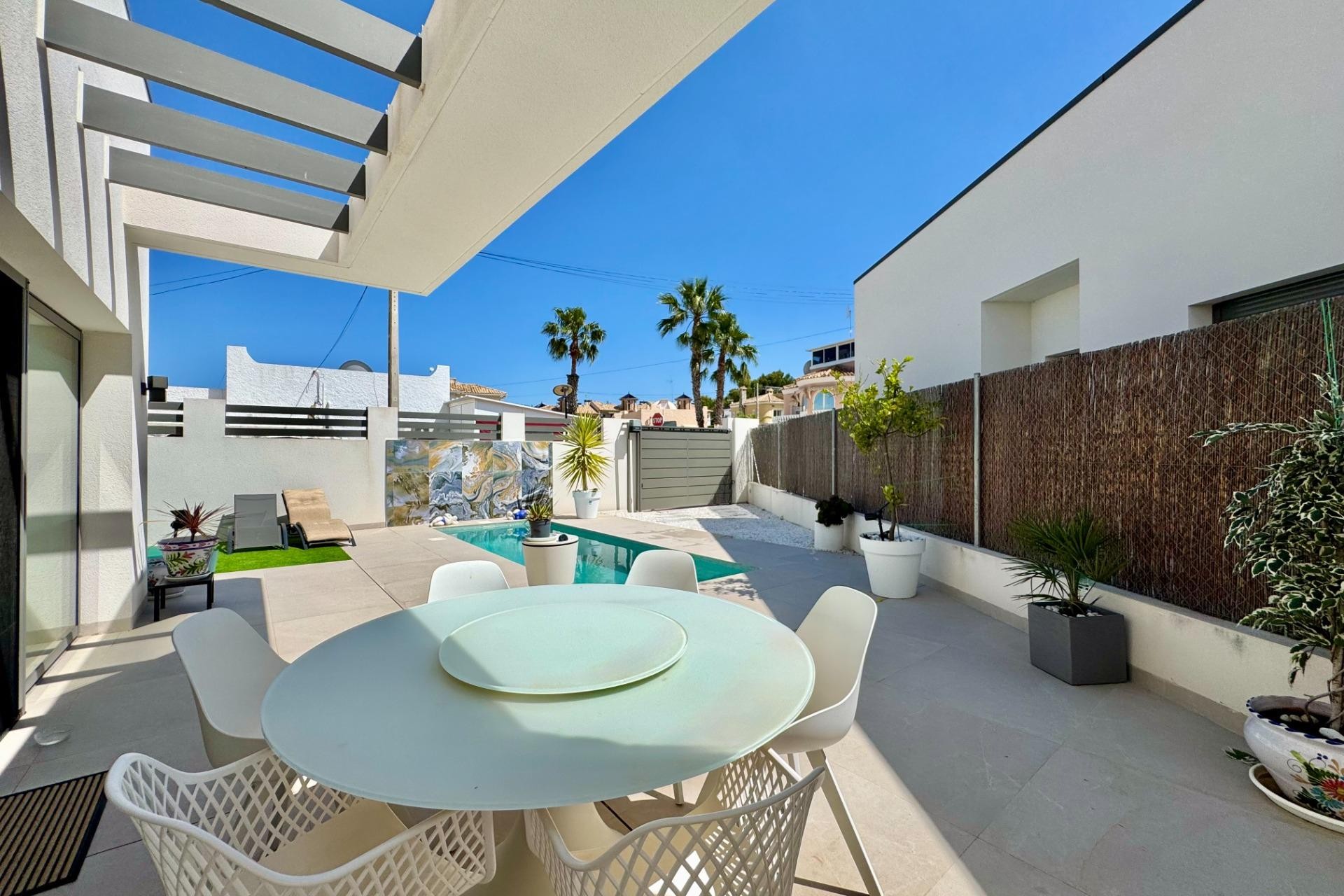 Resale - Villa -
San Miguel de Salinas - Blue Lagoon - Galán