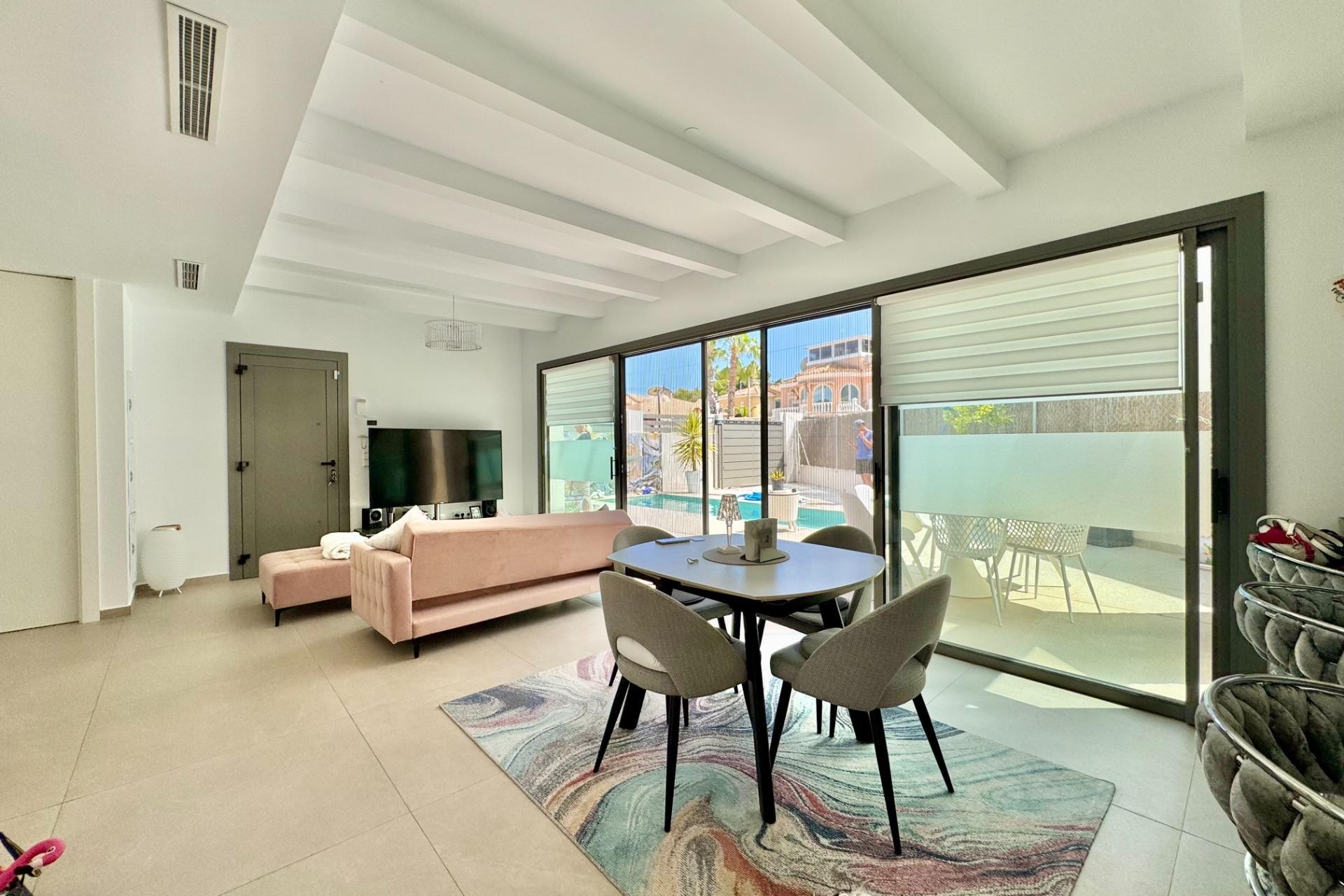 Resale - Villa -
San Miguel de Salinas - Blue Lagoon - Galán