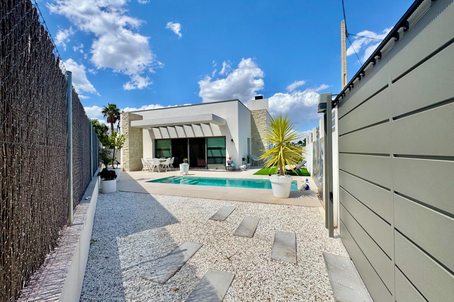 Resale - Villa -
San Miguel de Salinas - Blue Lagoon - Galán