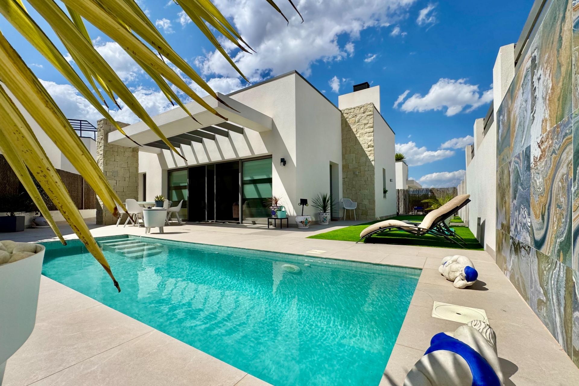 Resale - Villa -
San Miguel de Salinas - Blue Lagoon - Galán