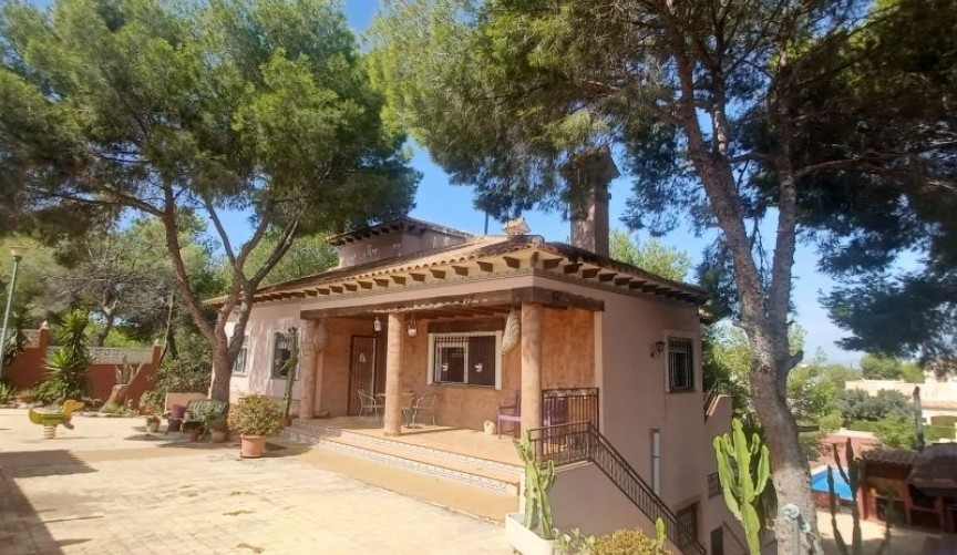 Resale - Villa -
San Miguel de Salinas - Inland