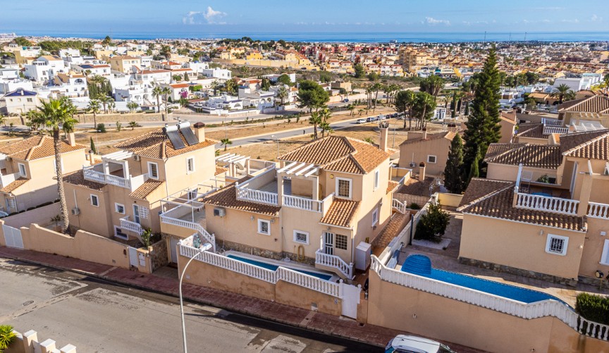 Resale - Villa -
San Miguel de Salinas - Inland