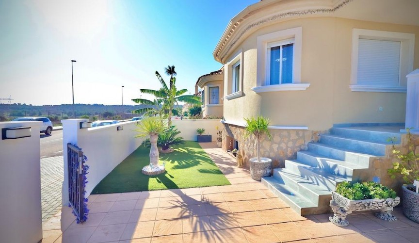 Resale - Villa -
San Miguel de Salinas - Inland